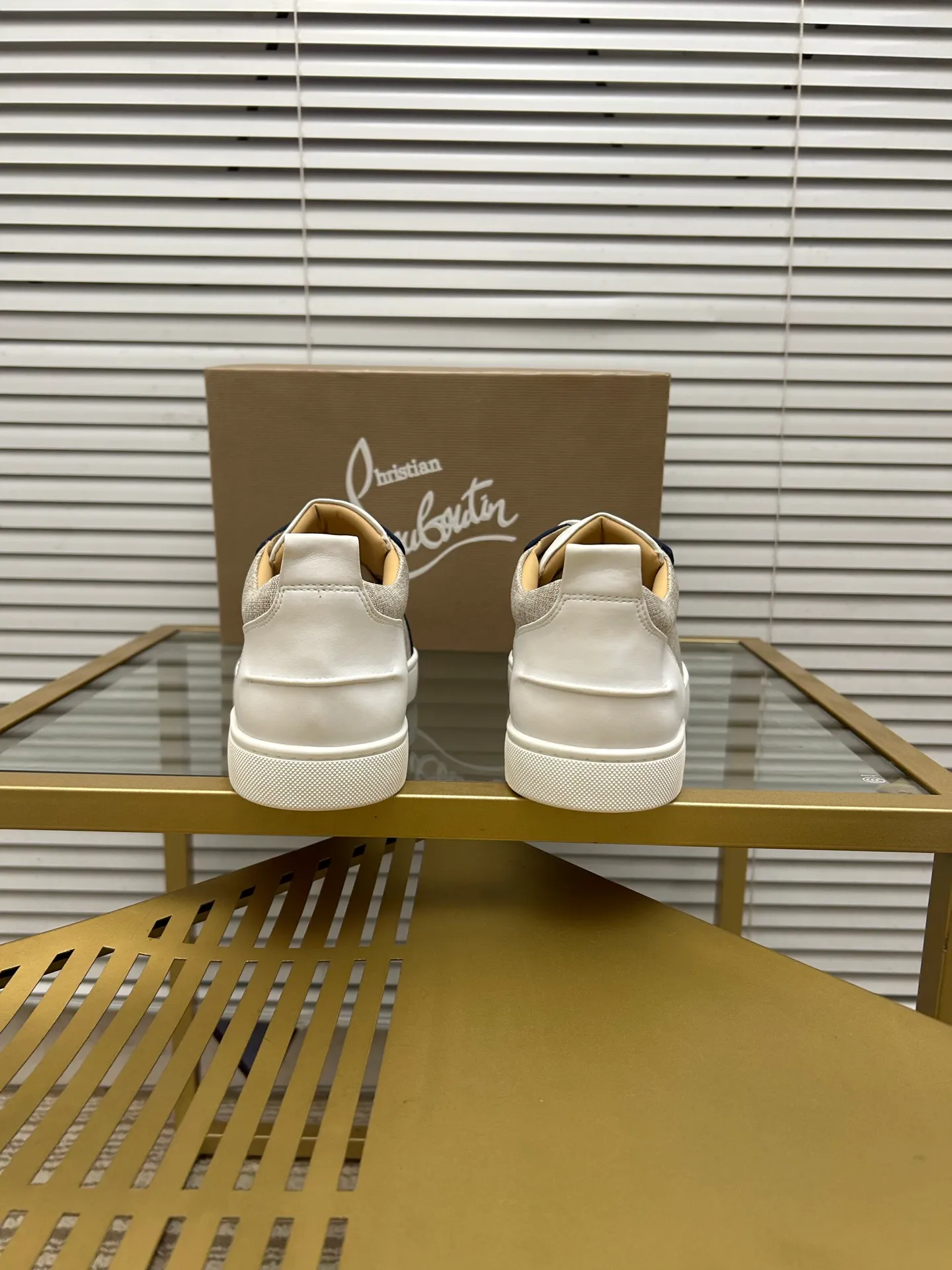 (Customized model) Ex-factory price is 480. christian louboutin (CL red sole shoes) counter series, casual sneakers for couples 📢 📢 📢 Exclusive hot style release 🎈🎈💪 Movable latex feet 👻 Finished outsole line [Proud] 😝Female 35-40# Male 38#-46, global supply😝 [Top version]: Original imported genuine leather upper, top original leather lining, original molded TPU outsole, original 1:1 detail processing, original shoe last,